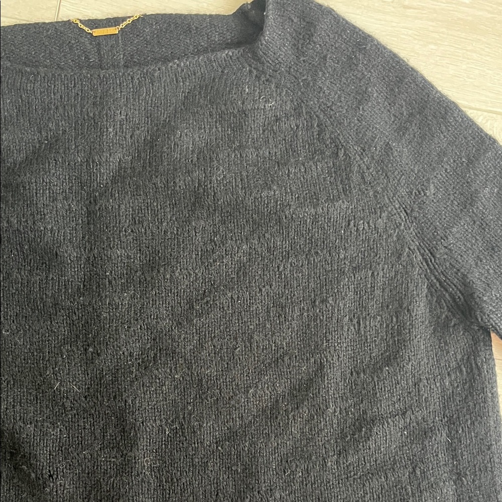 Black Long Sleeve Sweater - Picture 2 of 3
